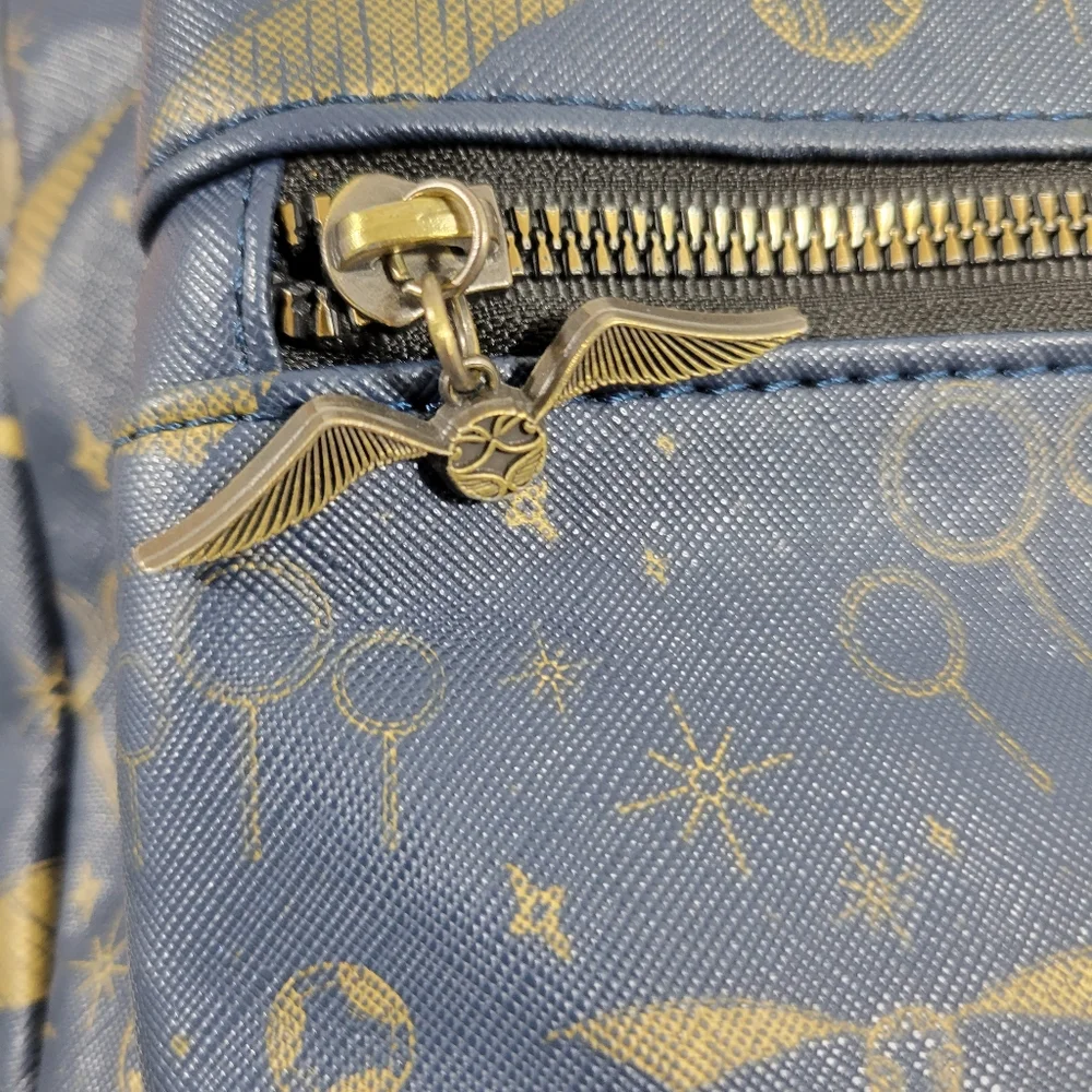 HARRY POTTER Hot Topic Bioworld Quidditch equipment navy gold backpack - flawed